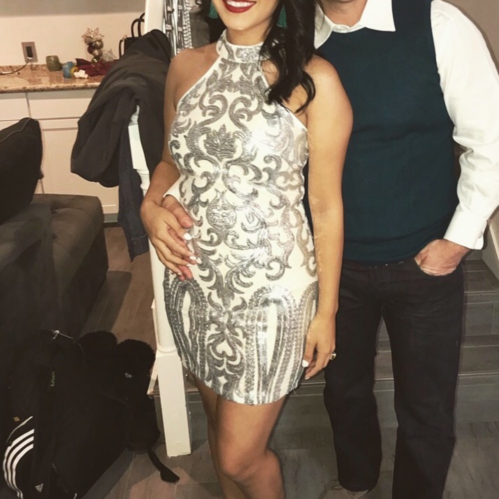 Gorgeous silver sequence party dress - Picture 2 of 2